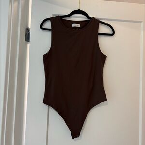 Aritzia Babaton Contour Crew Bodysuit
